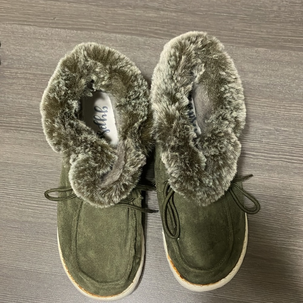 Gypsy Jazz Women's Faux Fur Lined Suede Shoes - Picture 2 of 7